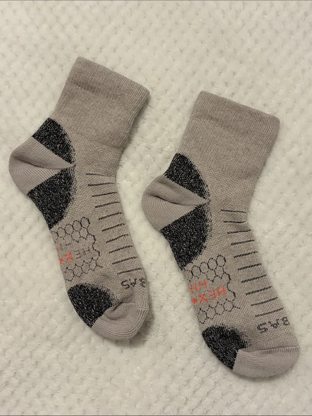 NWOT Bombas Hiking Quarter Socks, 1 Pair Light Gray - Medium